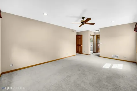 1341 East Thacker Street Schaumburg IL 60173