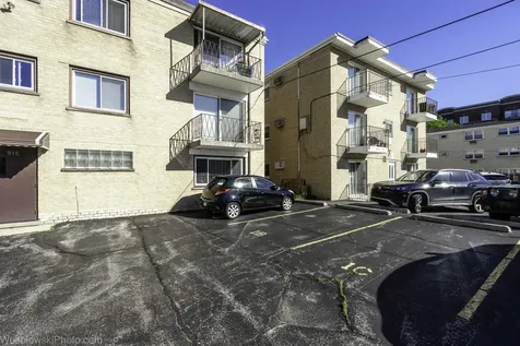 915 Graceland Avenue Des Plaines IL 60016