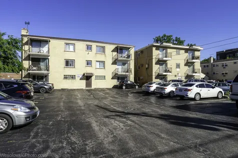 915 Graceland Avenue Des Plaines IL 60016