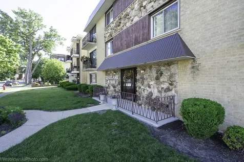 915 Graceland Avenue Des Plaines IL 60016