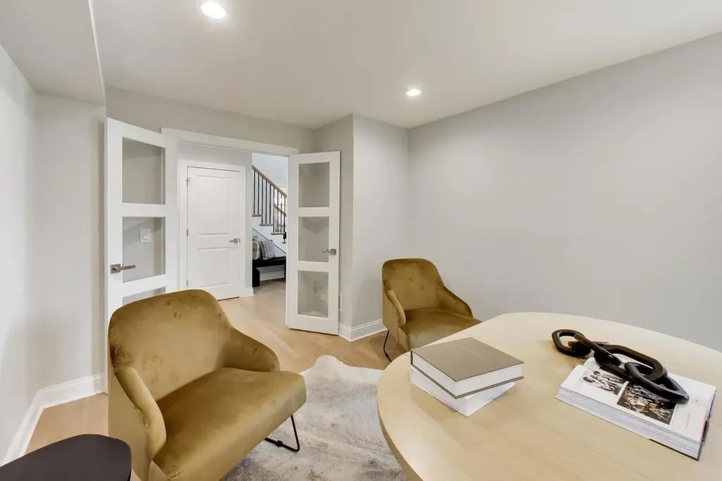 2432 Legacy Drive Aurora IL 60502