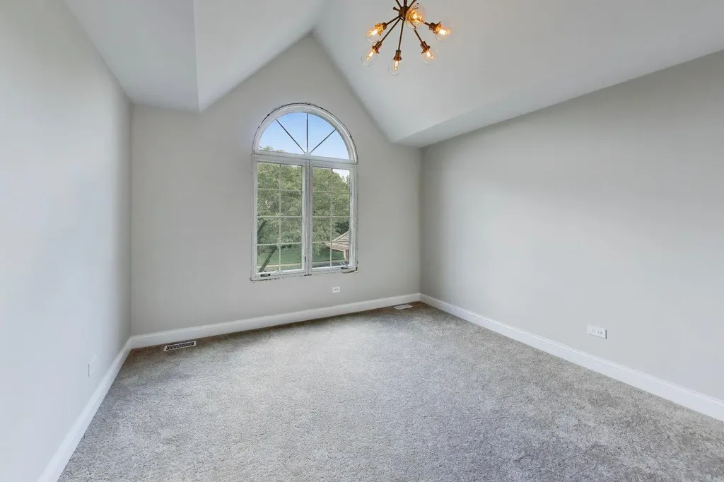 2432 Legacy Drive Aurora IL 60502
