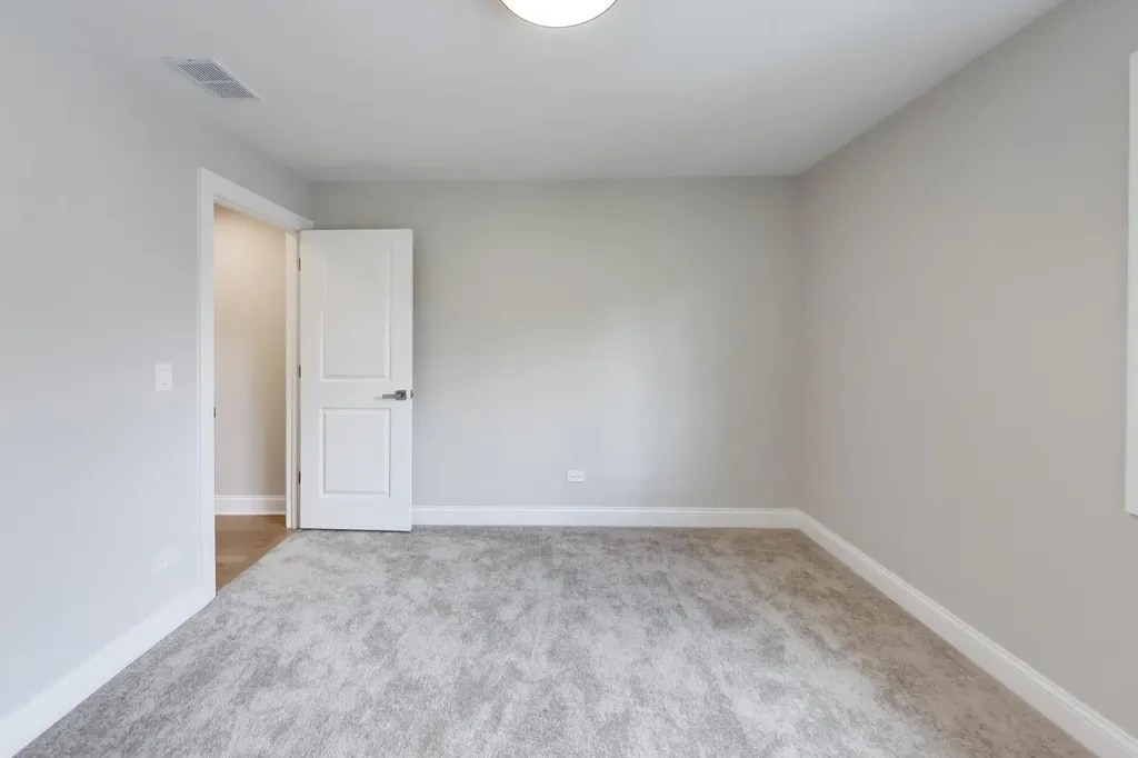2432 Legacy Drive Aurora IL 60502