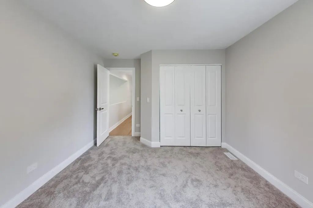 2432 Legacy Drive Aurora IL 60502