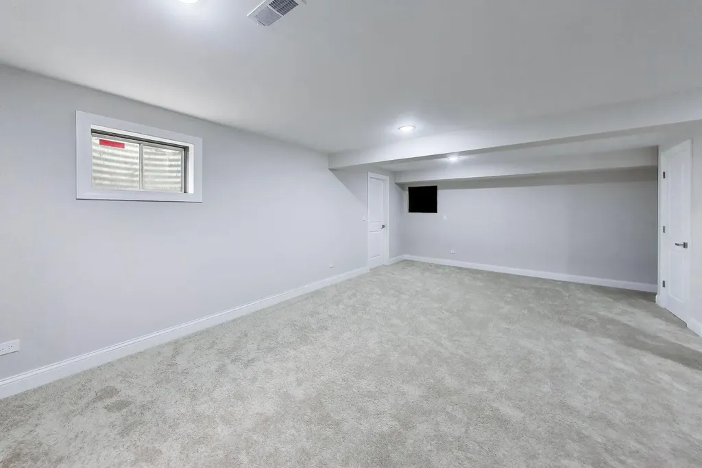 2432 Legacy Drive Aurora IL 60502