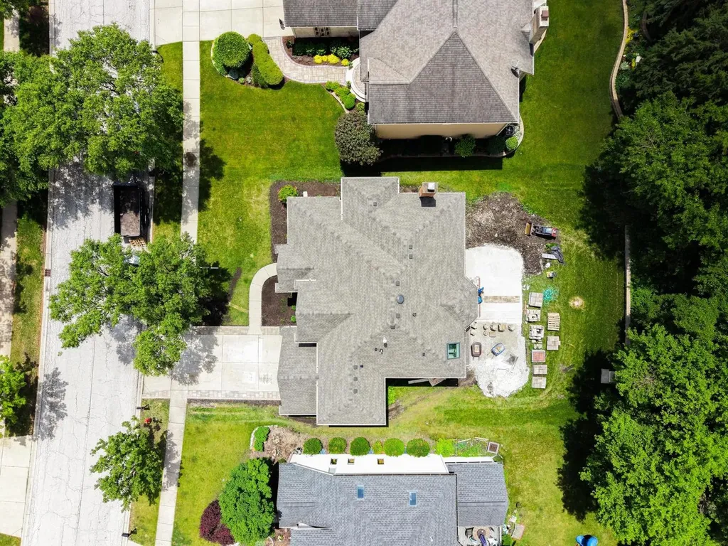 2432 Legacy Drive Aurora IL 60502