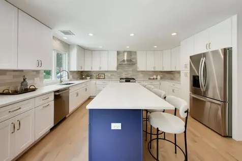 2432 Legacy Drive Aurora IL 60502
