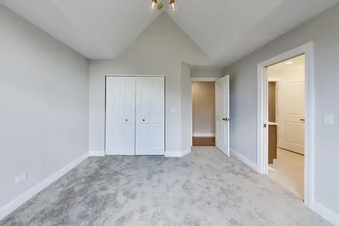 2432 Legacy Drive Aurora IL 60502