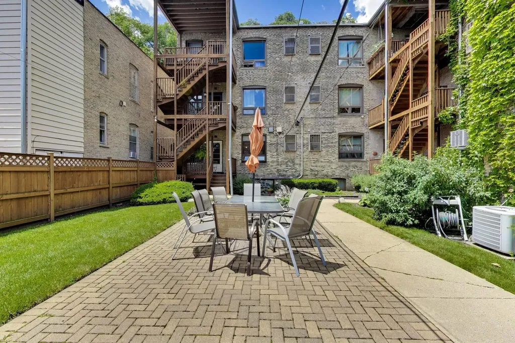 1021 North Hoyne Avenue Chicago IL 60622