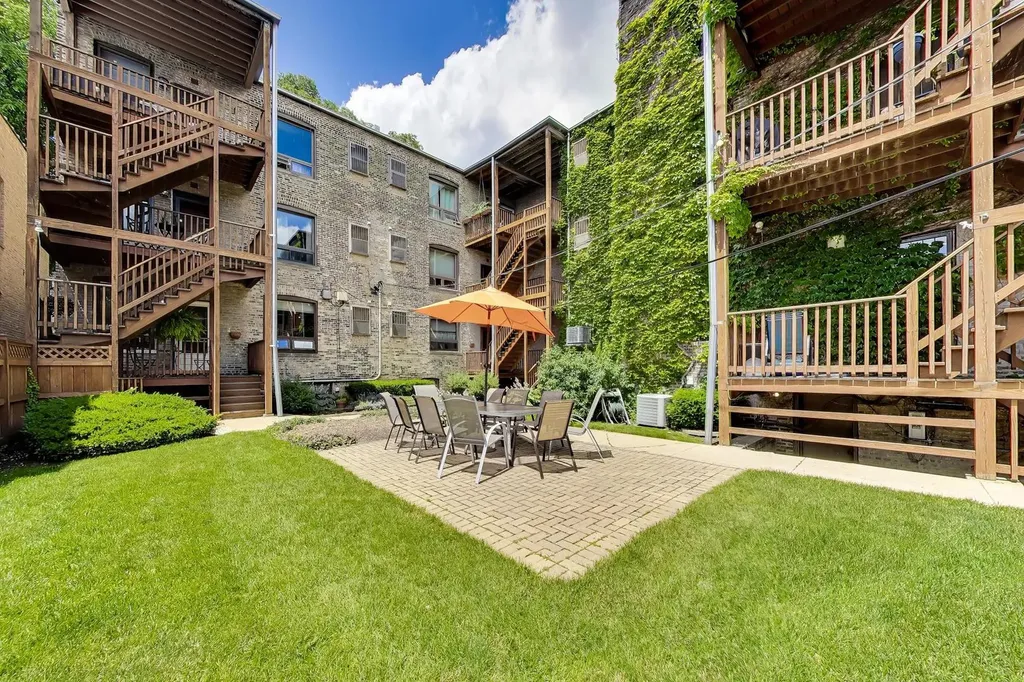 1021 North Hoyne Avenue Chicago IL 60622