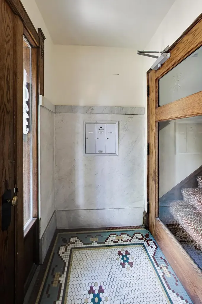 1021 North Hoyne Avenue Chicago IL 60622