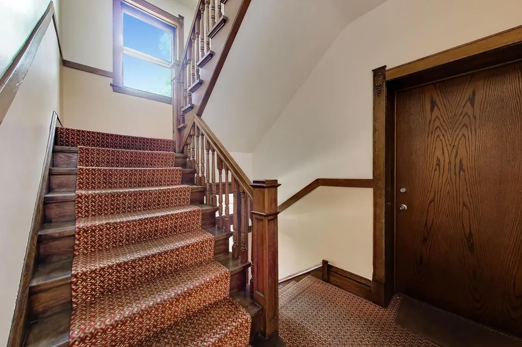 1021 North Hoyne Avenue Chicago IL 60622