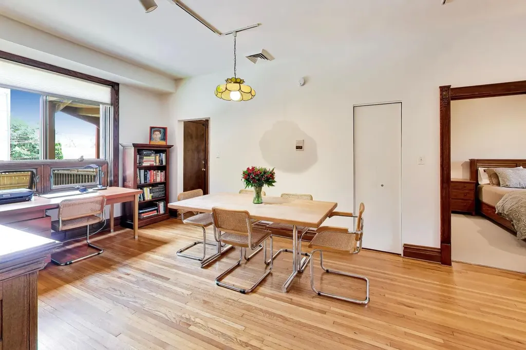 1021 North Hoyne Avenue Chicago IL 60622