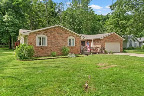 1617 Lake Shore Drive Mahomet IL 61853