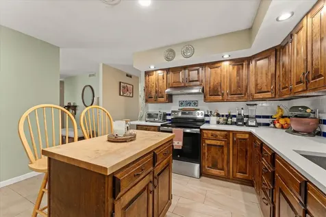 1617 Lake Shore Drive Mahomet IL 61853