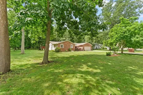 1617 Lake Shore Drive Mahomet IL 61853