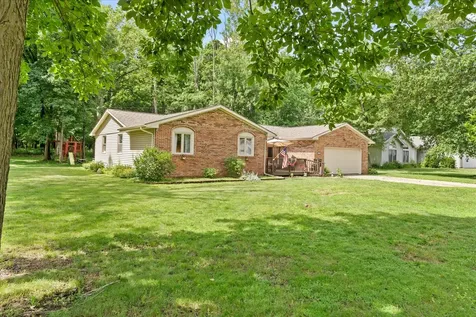 1617 Lake Shore Drive Mahomet IL 61853