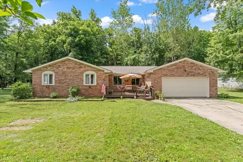 1617 Lake Shore Drive Mahomet IL 61853
