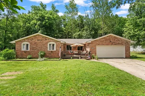1617 Lake Shore Drive Mahomet IL 61853
