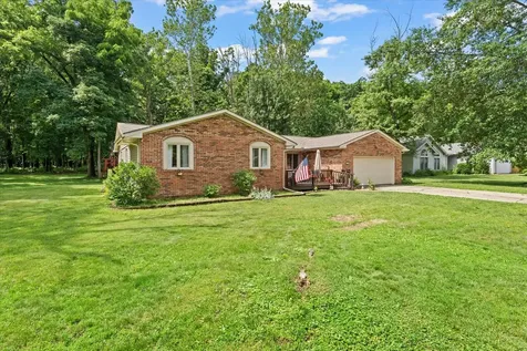 1617 Lake Shore Drive Mahomet IL 61853