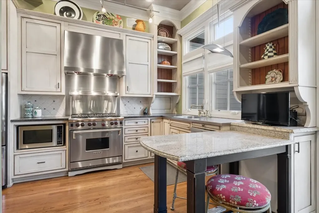 818 South Bishop Street Chicago IL 60607