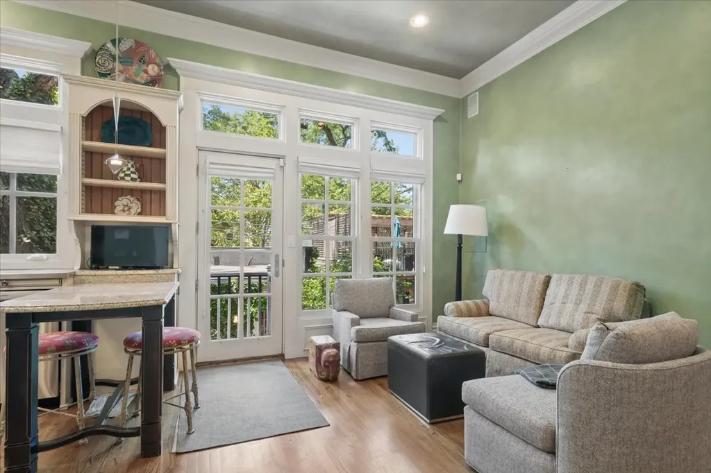 818 South Bishop Street Chicago IL 60607
