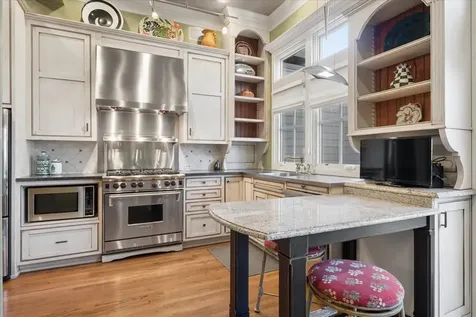 818 South Bishop Street Chicago IL 60607