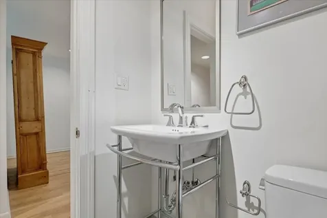 818 South Bishop Street Chicago IL 60607