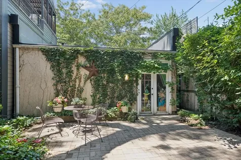 818 South Bishop Street Chicago IL 60607
