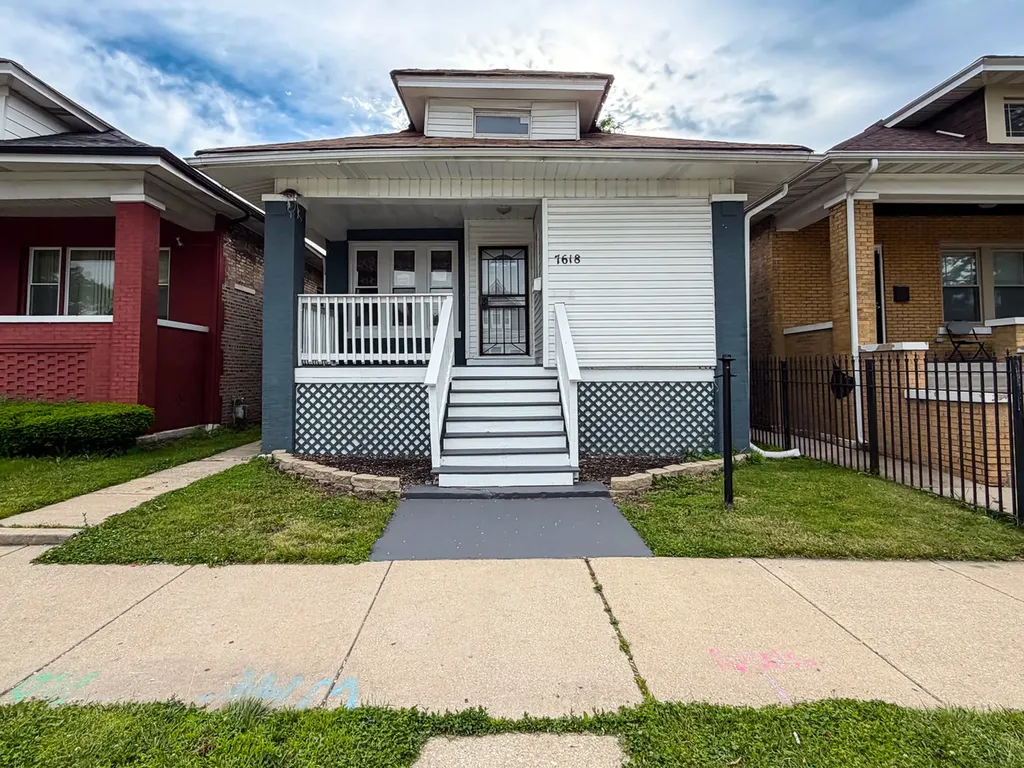 7618 South Carpenter Street Chicago IL 60620