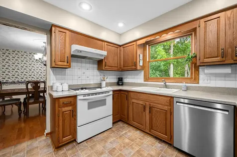 8513 17TH Street W Rock Island IL 61201