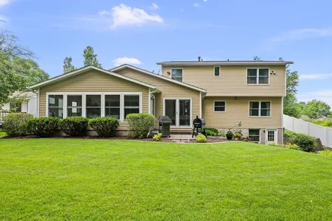 8513 17TH Street W Rock Island IL 61201