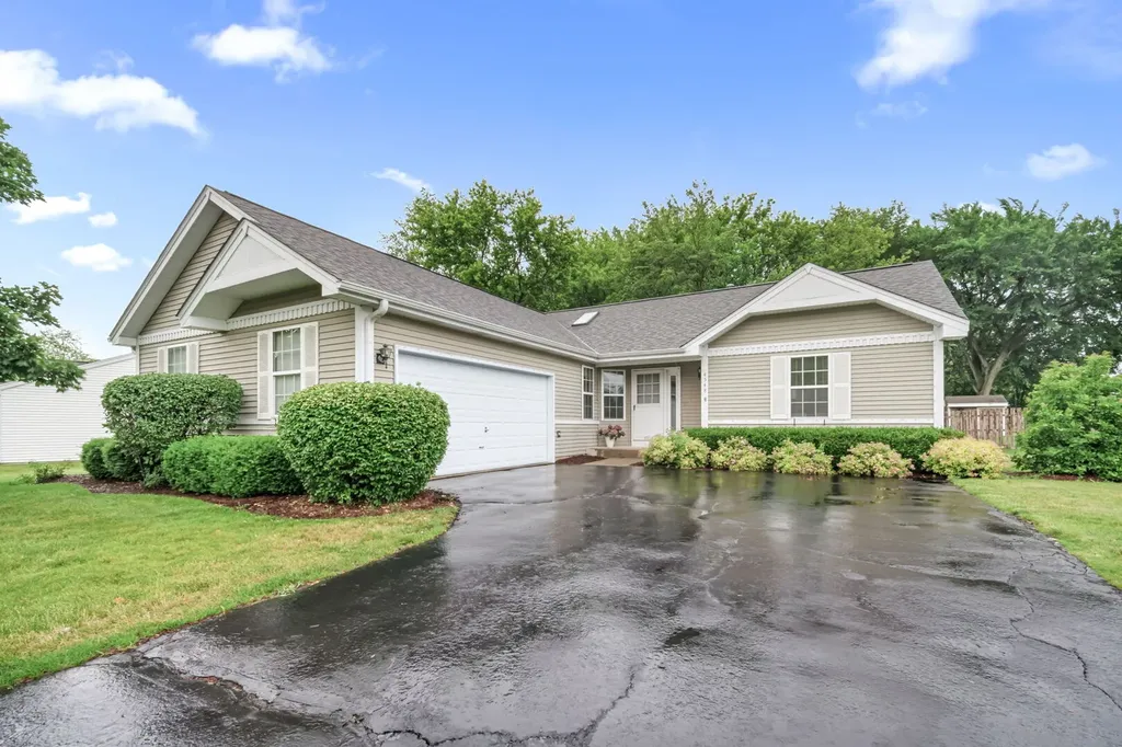 4548 Vista Drive Island Lake IL 60042