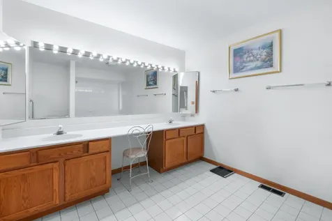 4548 Vista Drive Island Lake IL 60042