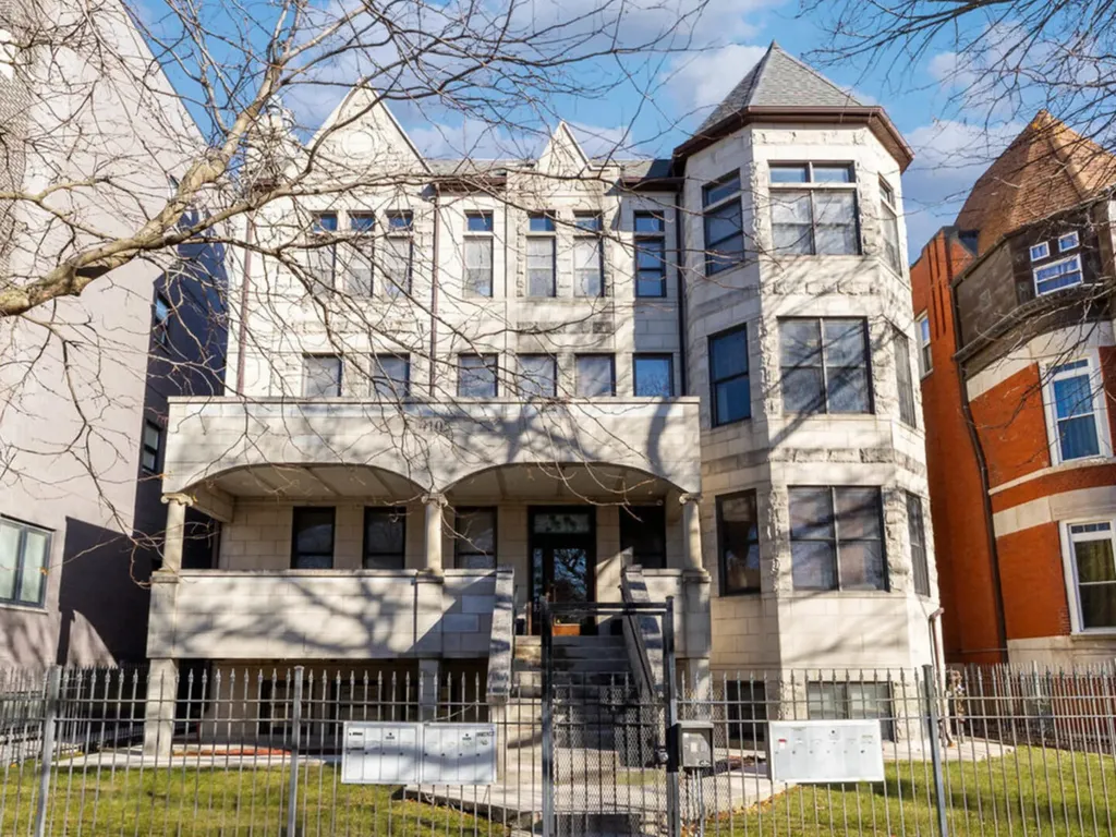 4105 South Drexel Boulevard Chicago IL 60653