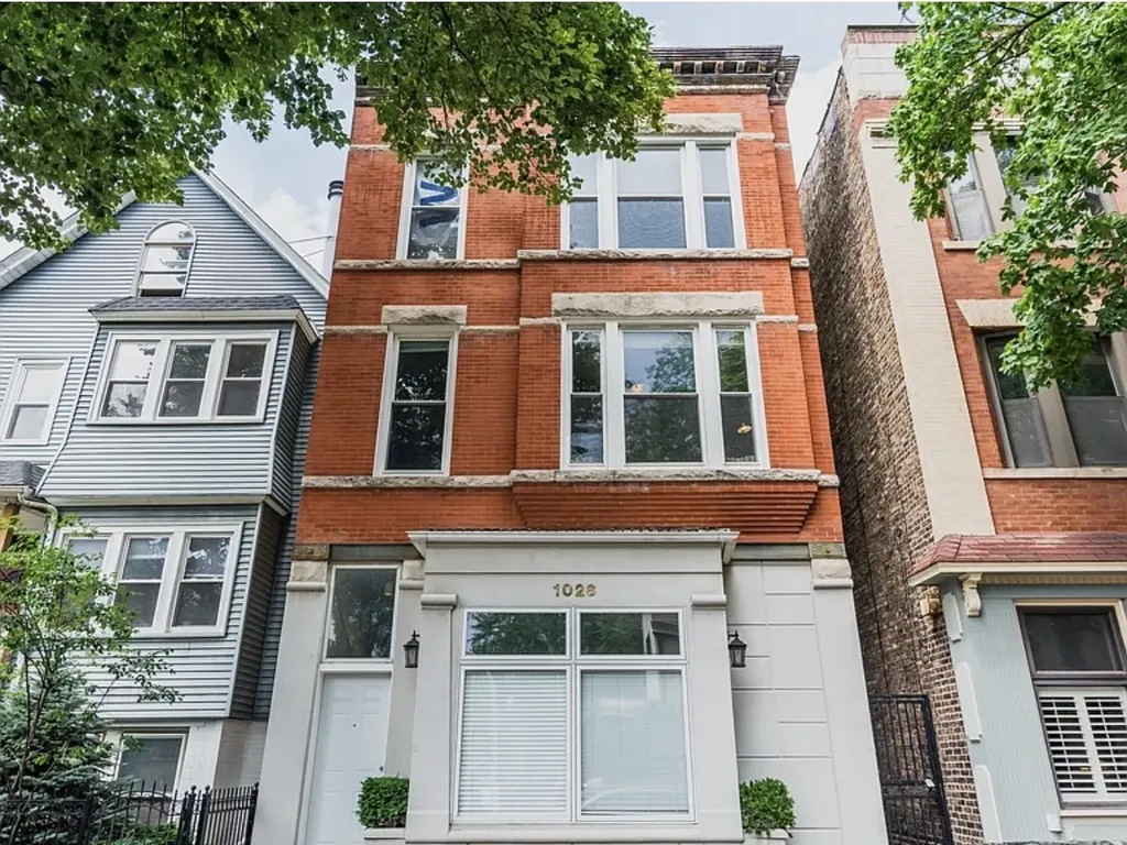 1026 West Roscoe Street Chicago IL 60657