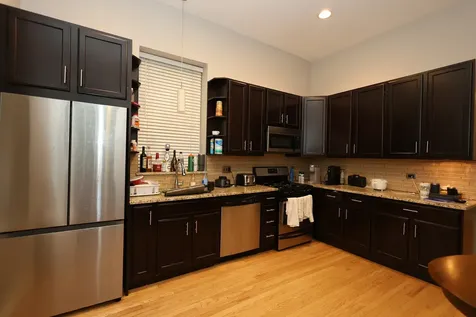 1026 West Roscoe Street Chicago IL 60657