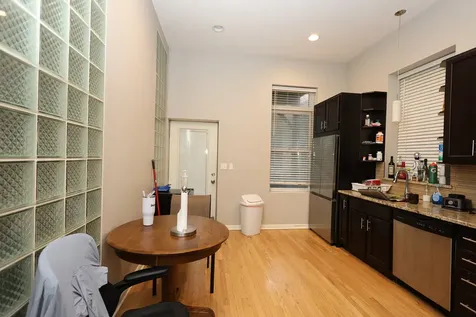 1026 West Roscoe Street Chicago IL 60657