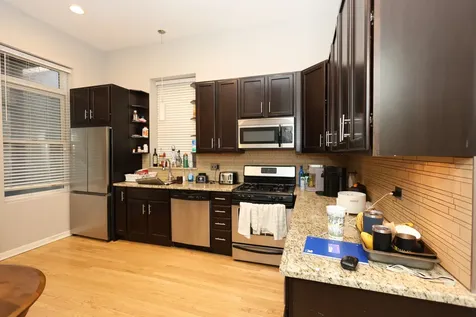 1026 West Roscoe Street Chicago IL 60657