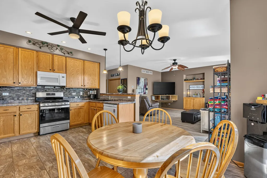 16542 Eastlake Parkway Lockport IL 60441