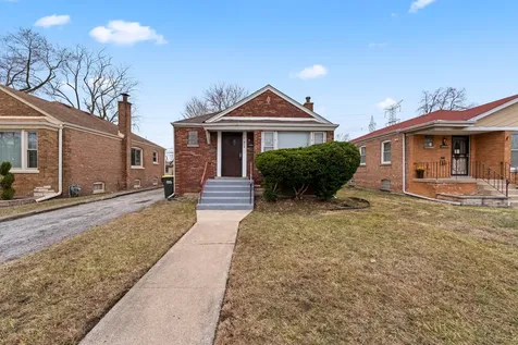 13904 South Tracy Avenue Riverdale IL 60827