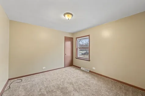 13904 South Tracy Avenue Riverdale IL 60827