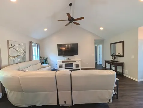 800 East Short Drive Coal City IL 60416