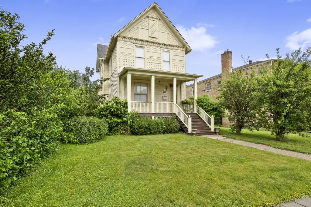 10644 South Walden Parkway Chicago IL 60643