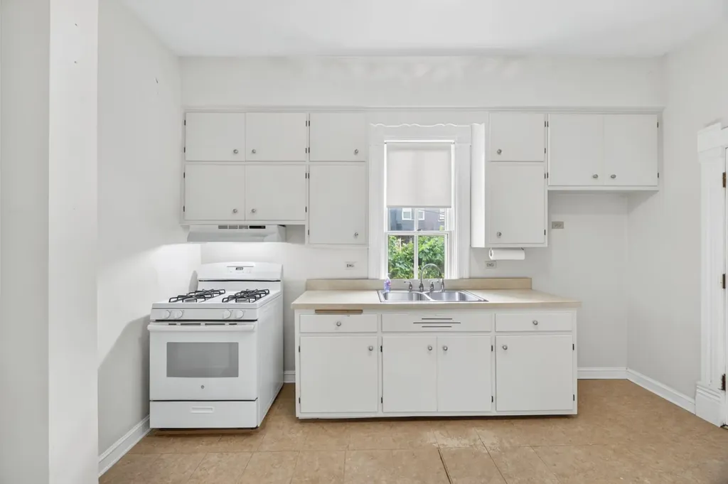 10644 South Walden Parkway Chicago IL 60643