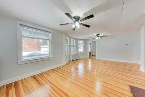 1638 Oakwood Avenue Des Plaines IL 60016