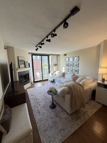 1309 North Wells Street Chicago IL 60610