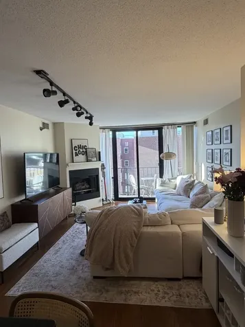 1309 North Wells Street Chicago IL 60610