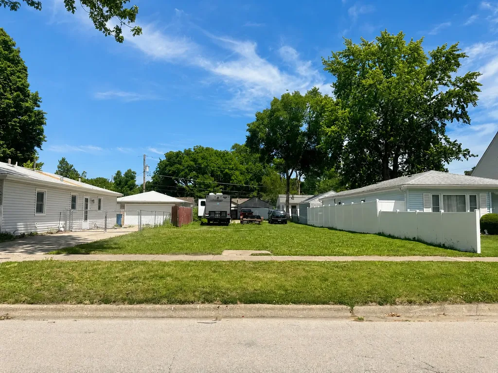 816 East Benton Street Morris IL 60450
