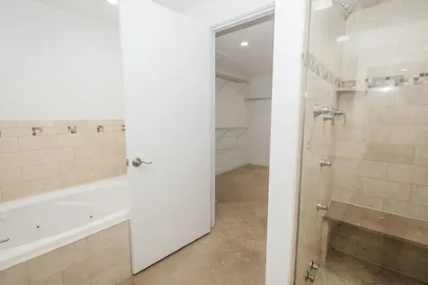 914 West Hubbard Street Chicago IL 60642